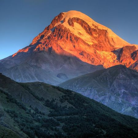 Soso Burduli'S Guesthouse Kazbegi Bagian luar foto