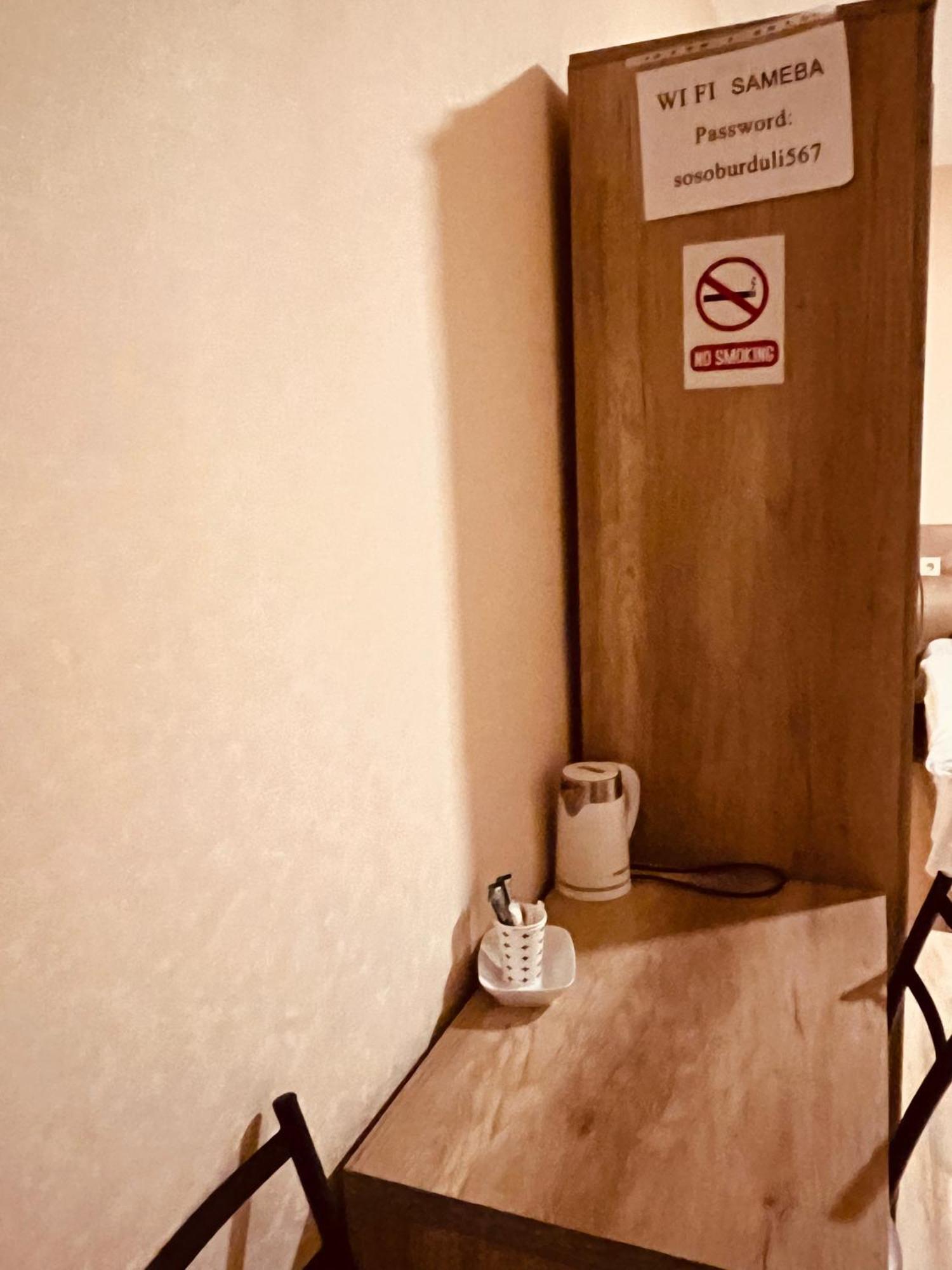 Soso Burduli'S Guesthouse Kazbegi Bagian luar foto