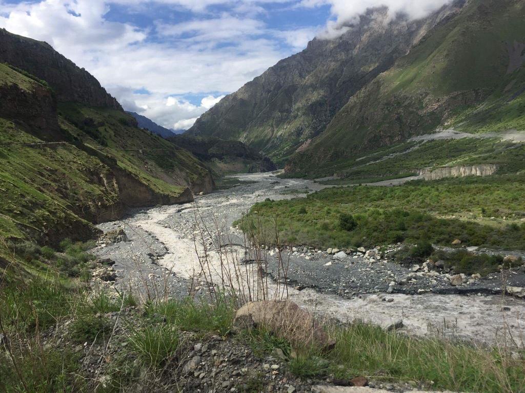 Soso Burduli'S Guesthouse Kazbegi Bagian luar foto