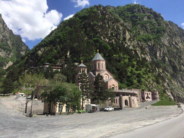 Soso Burduli'S Guesthouse Kazbegi Bagian luar foto